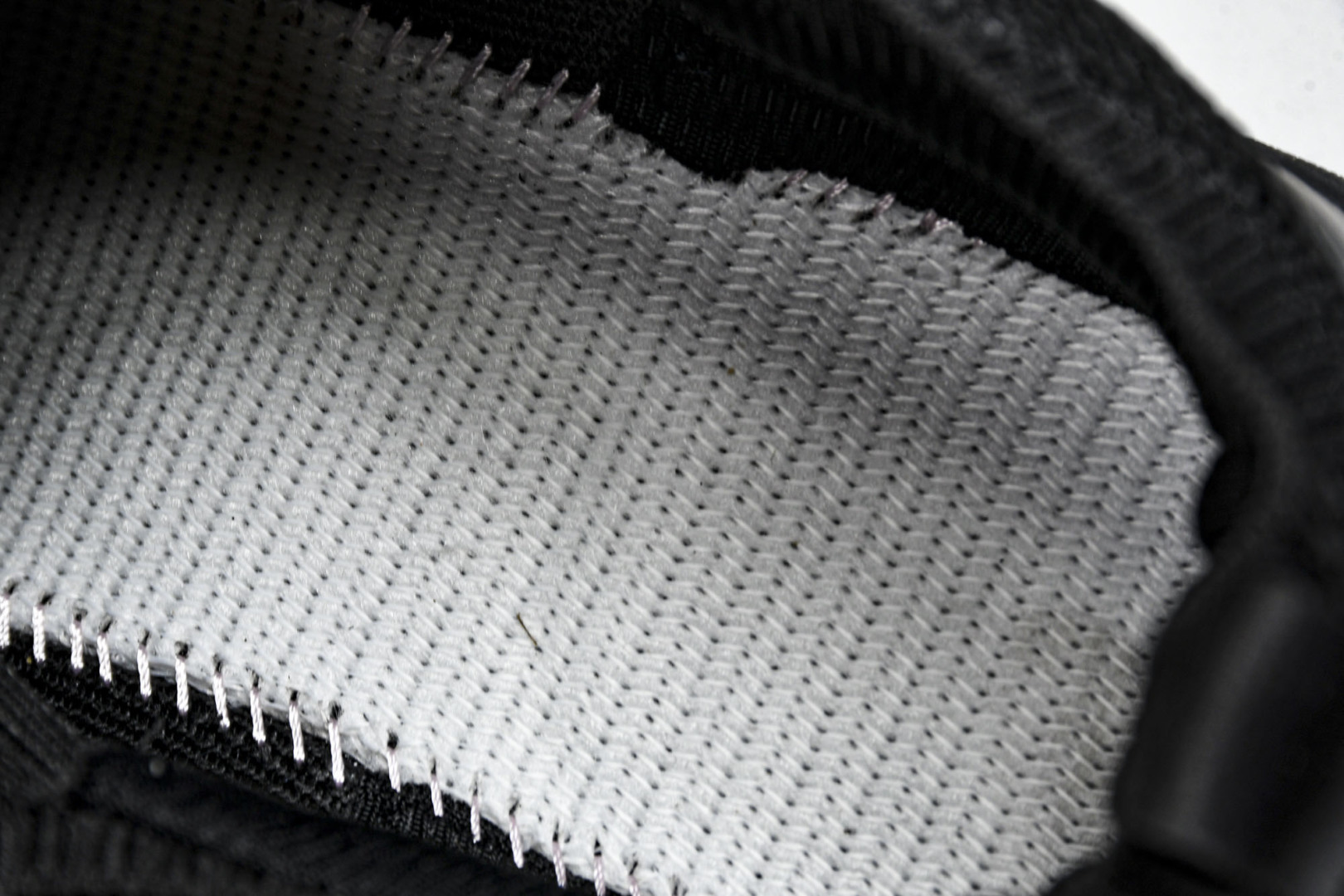 DESCENTE 尺码39-44

纯原版出品-迪桑特DESCENTE LAVITATE 2 舒适减震耐