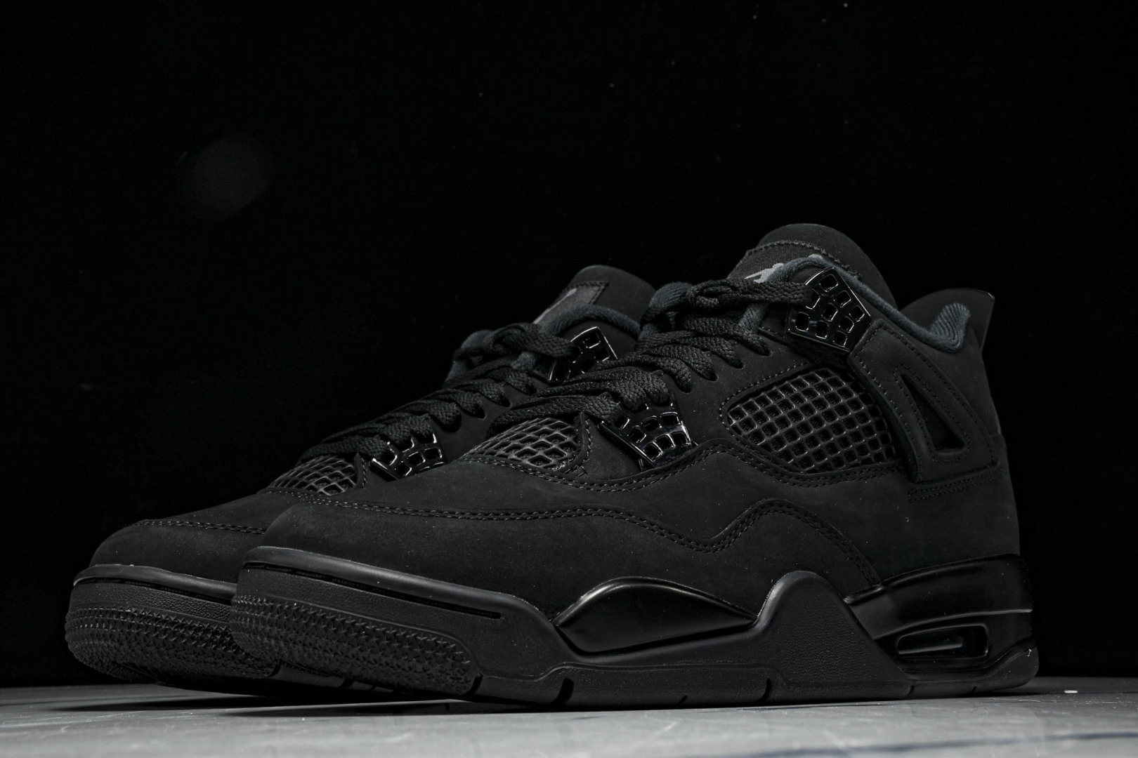 AJ4头层 尺码40-50.5

纯原版出品-Air Jordan 4 Retro Black Cat 