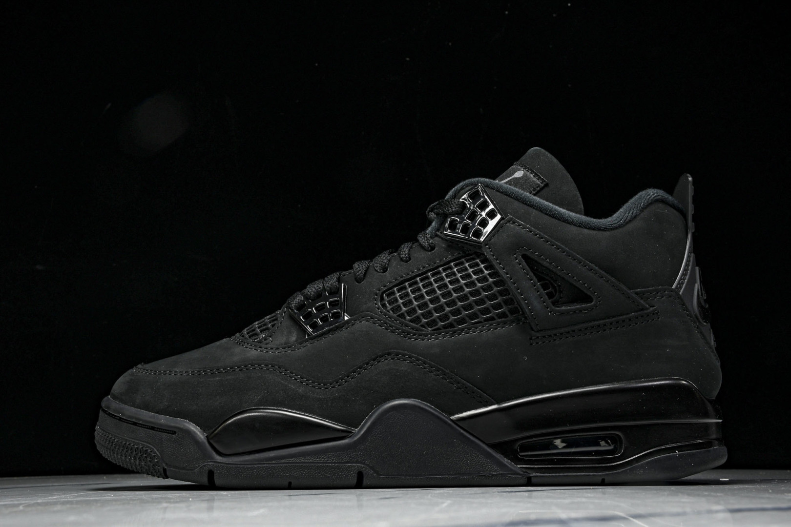 AJ4头层 尺码40-50.5

纯原版出品-Air Jordan 4 Retro Black Cat 