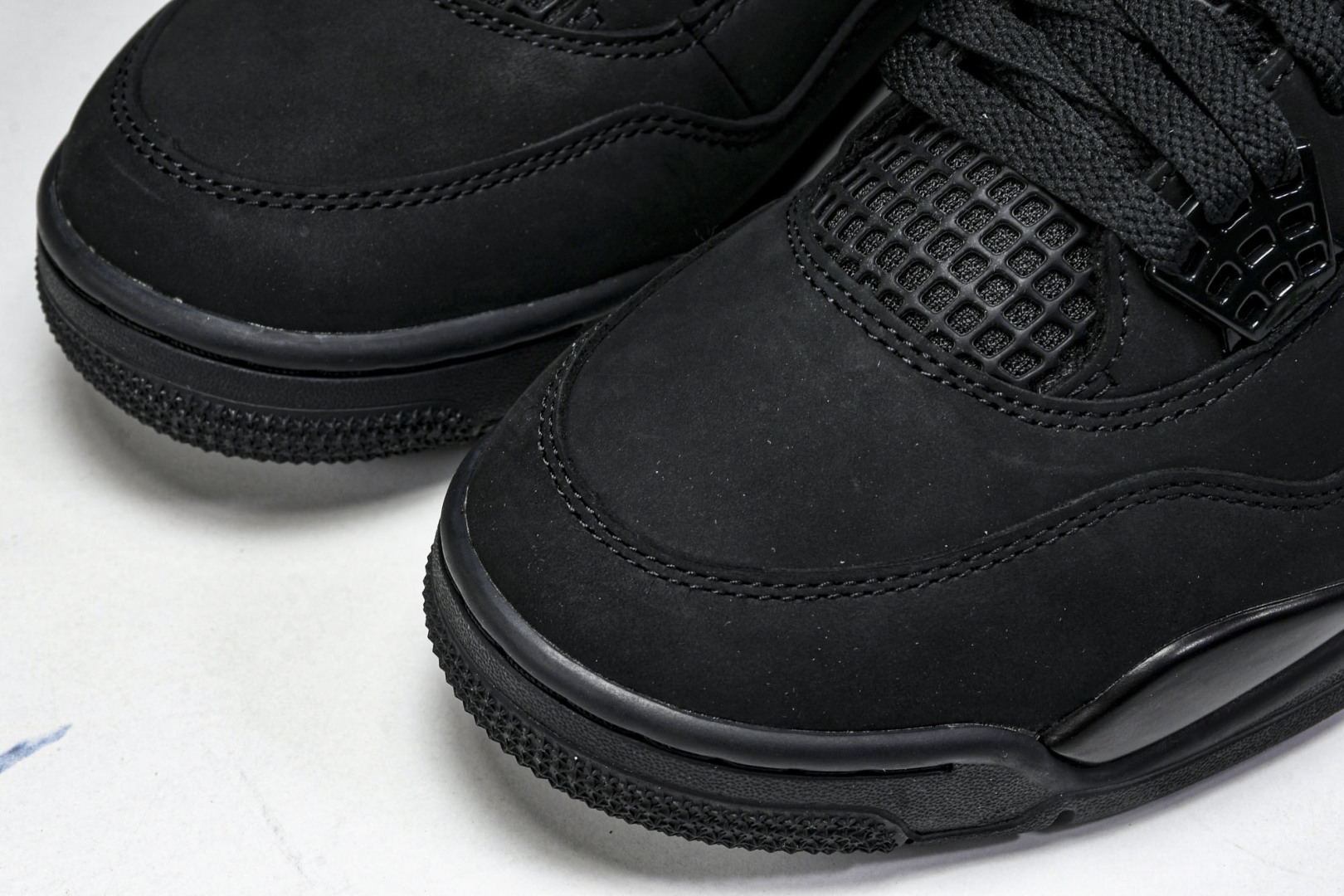 AJ4头层 尺码40-50.5

纯原版出品-Air Jordan 4 Retro Black Cat 