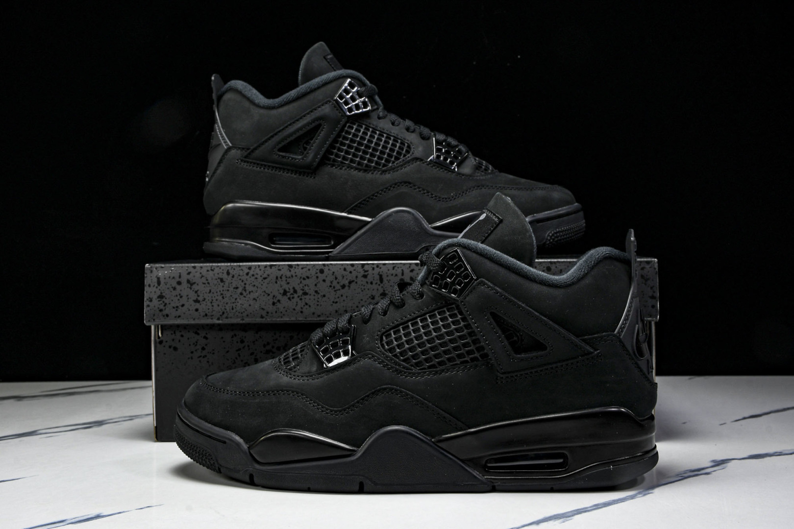 AJ4头层 尺码40-50.5

纯原版出品-Air Jordan 4 Retro Black Cat 
