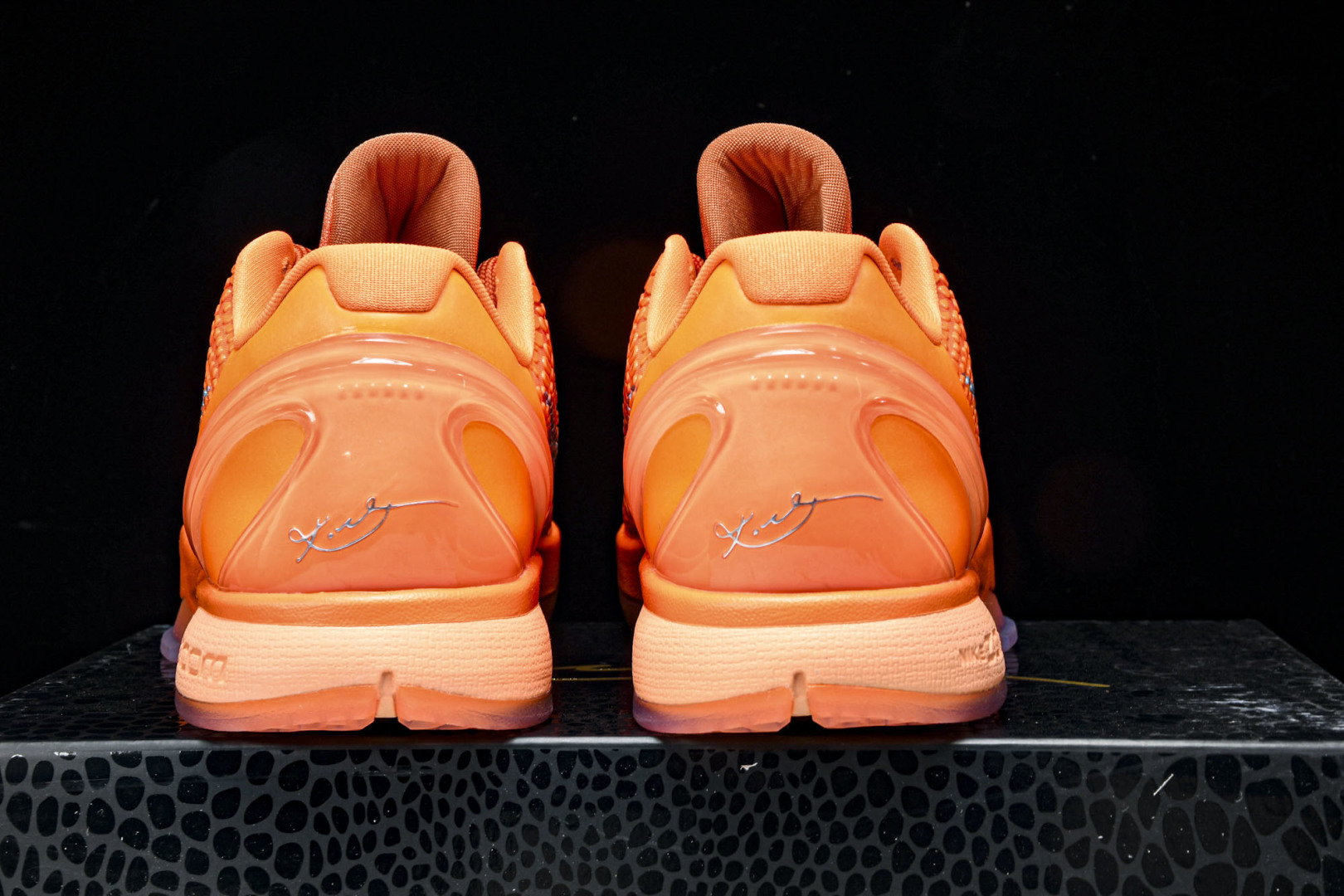 科比6 橙银 尺码40-48.5

纯原版出品-NK Kobe 6 Protro Total Orang