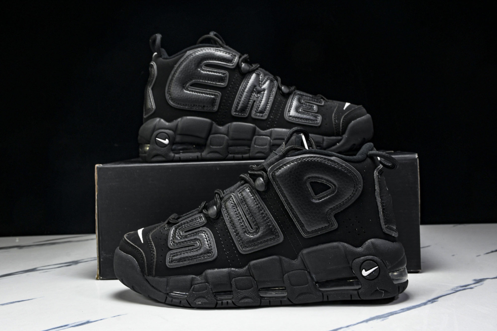  NKSupreme x Nike Air More Uptempo 大Air 黑白  001 尺寸 3