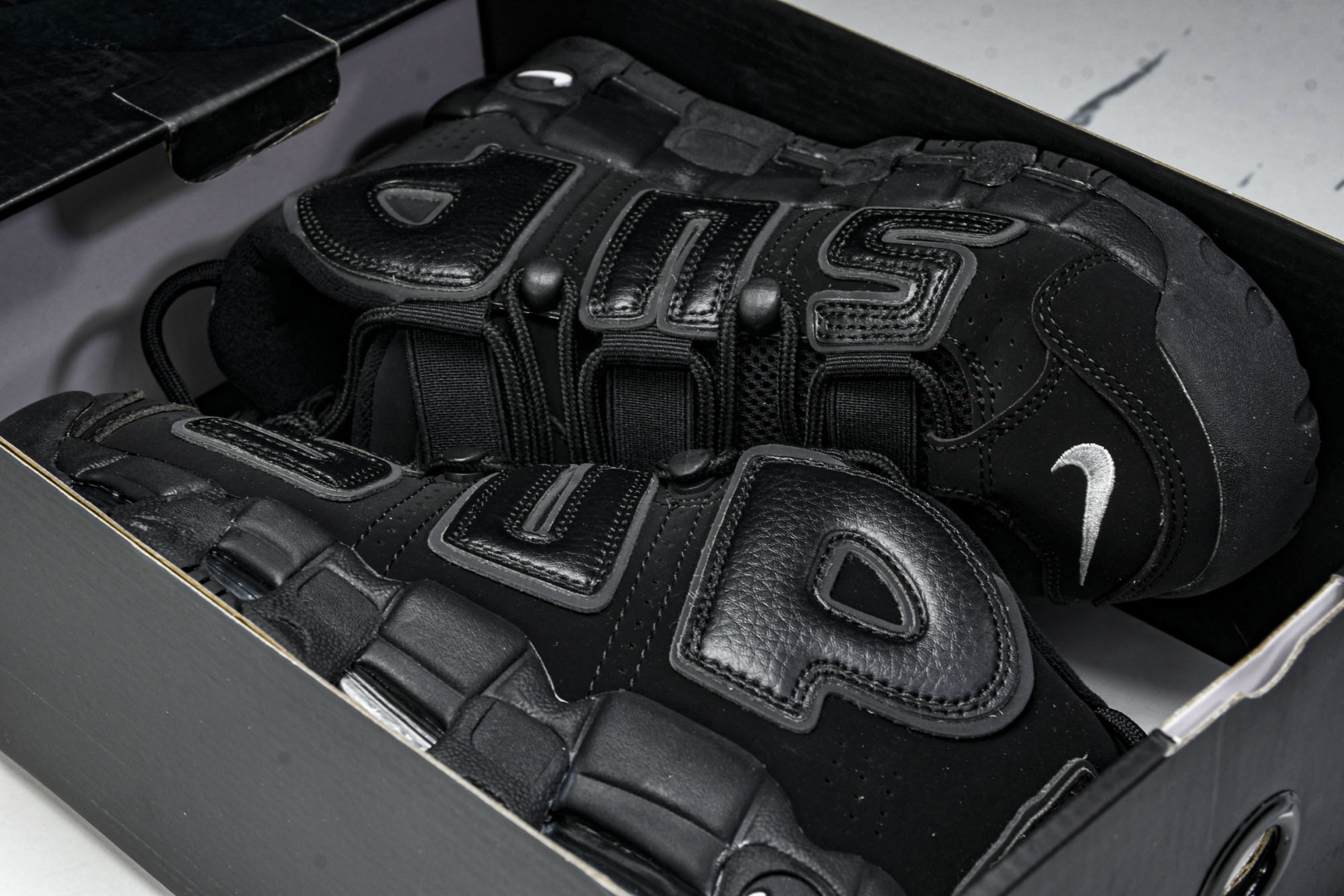  NKSupreme x Nike Air More Uptempo 大Air 黑白  001 尺寸 3