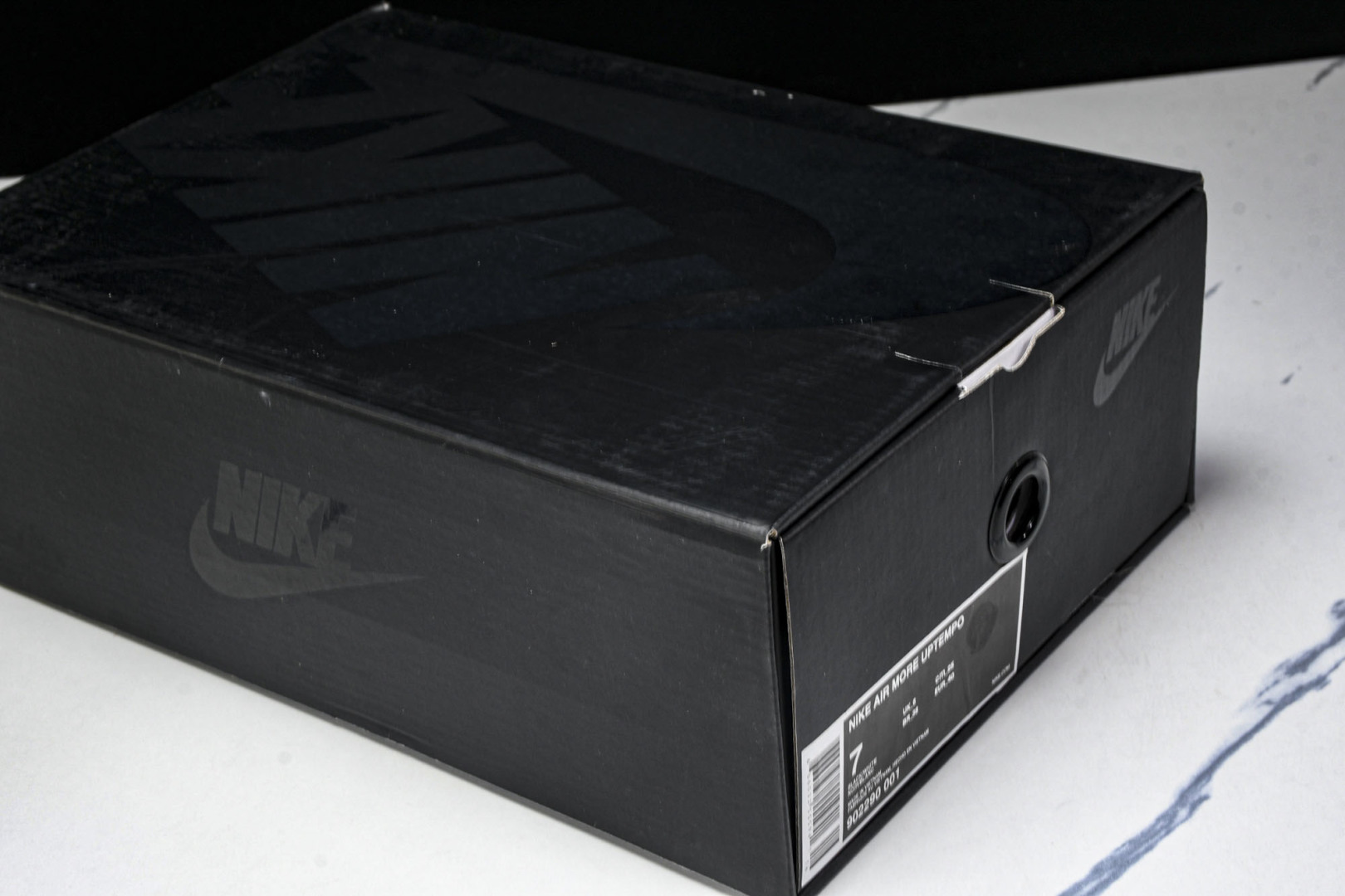  NKSupreme x Nike Air More Uptempo 大Air 黑白  001 尺寸 3