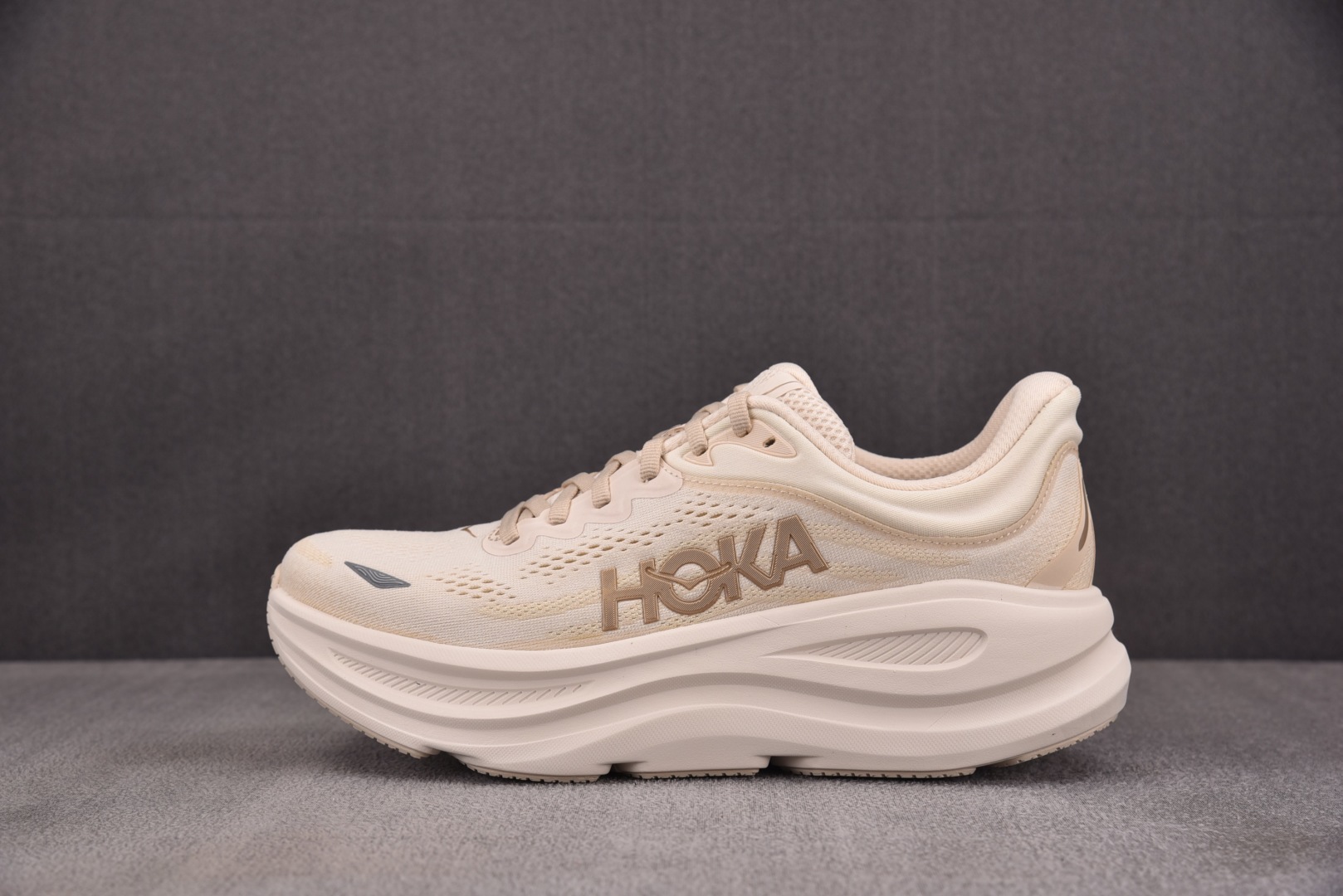 HOKA 尺码36-45

纯原版出品-Hoka One One Bondi 9 米色 -VCH YZ0
