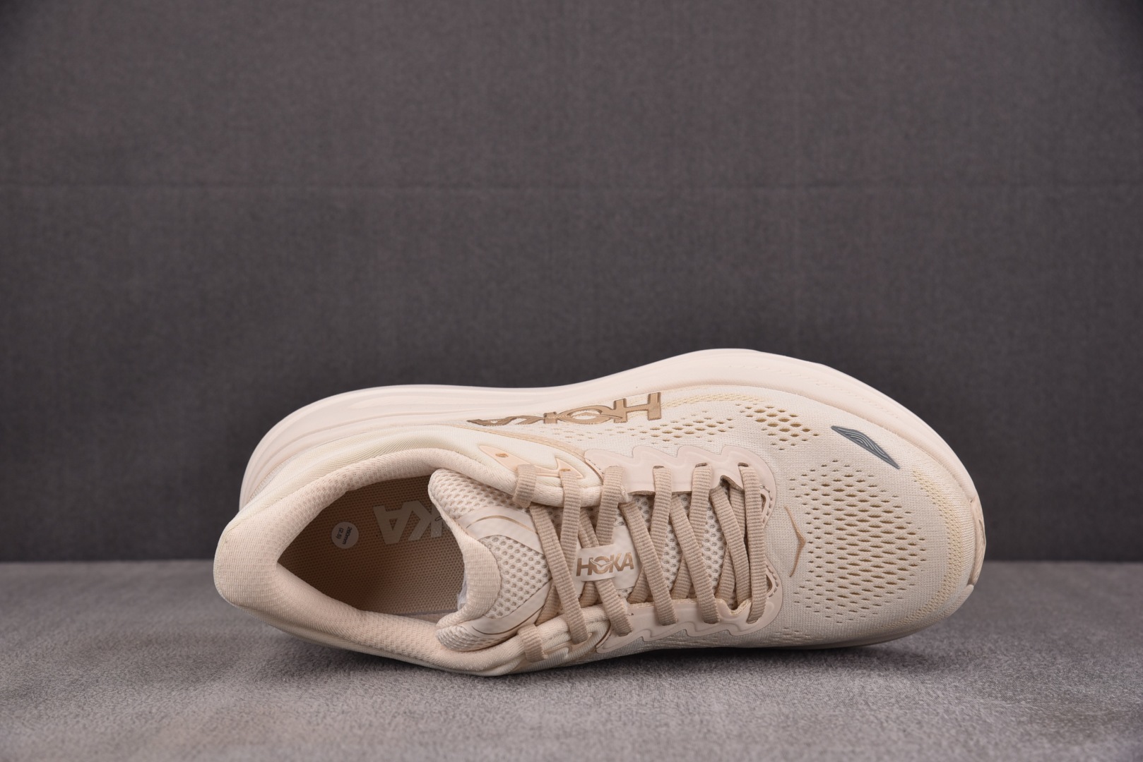 HOKA 尺码36-45

纯原版出品-Hoka One One Bondi 9 米色 -VCH YZ0