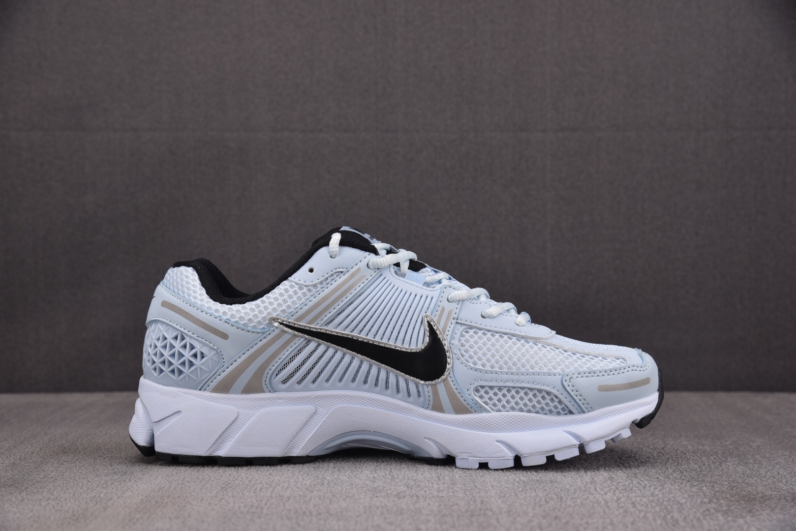 Vomero5 尺码36-45

纯原版出品-NK Zoom Vomero 5 Blue Tint Pl