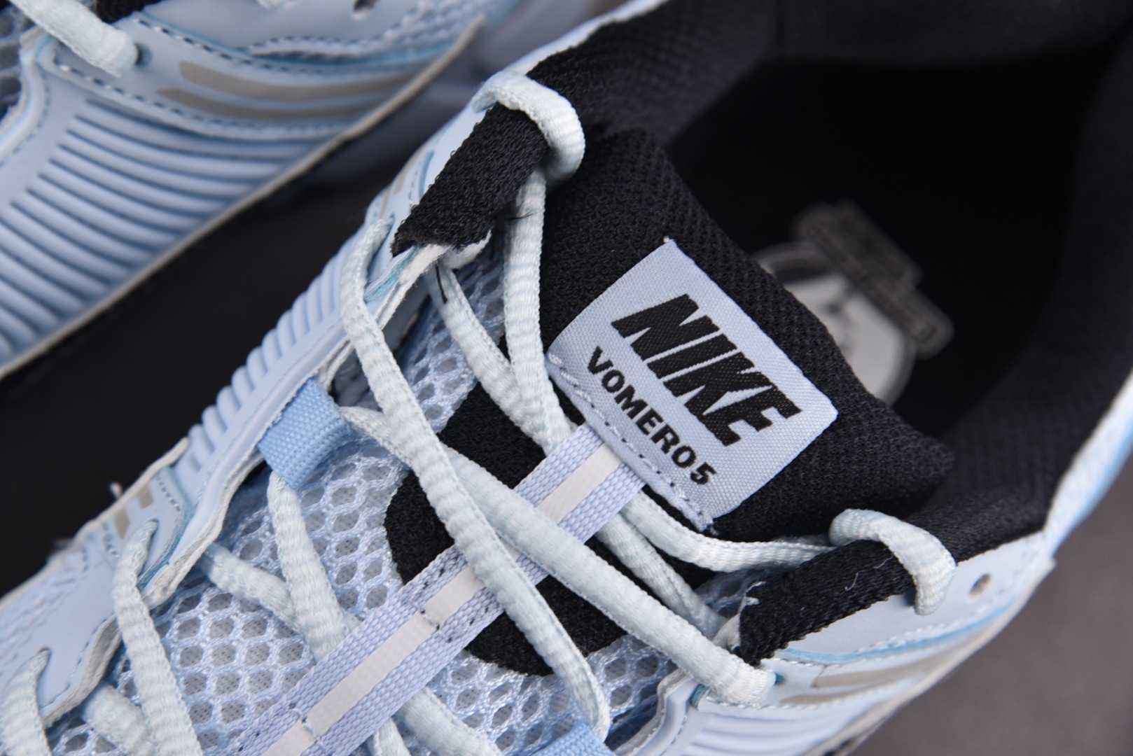 Vomero5 尺码36-45

纯原版出品-NK Zoom Vomero 5 Blue Tint Pl