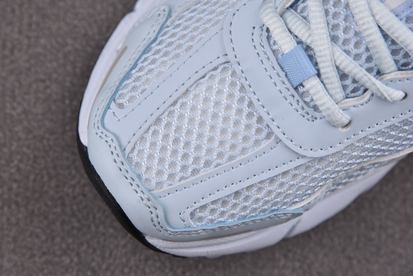 Vomero5 尺码36-45

纯原版出品-NK Zoom Vomero 5 Blue Tint Pl