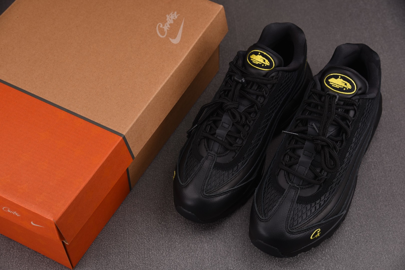 Max 尺码40-48.5

纯原版出品-Air Max 95 黑黄 FB2709-003 YZ001-