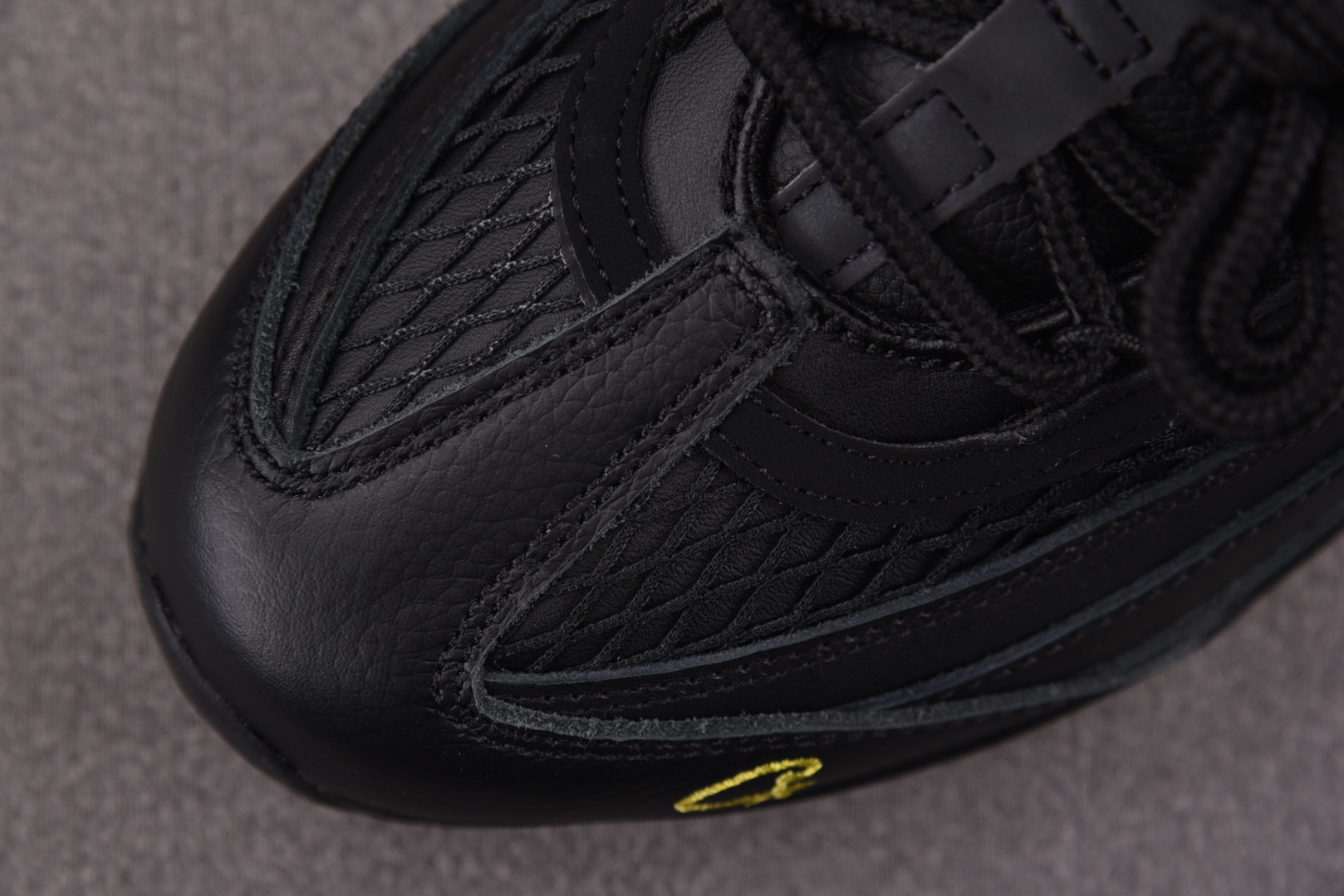 Max 尺码40-48.5

纯原版出品-Air Max 95 黑黄 FB2709-003 YZ001-