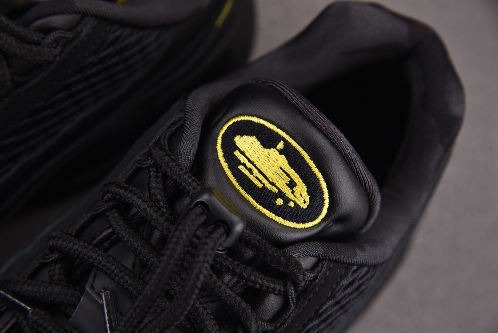 Max 尺码40-48.5

纯原版出品-Air Max 95 黑黄 FB2709-003 YZ001-