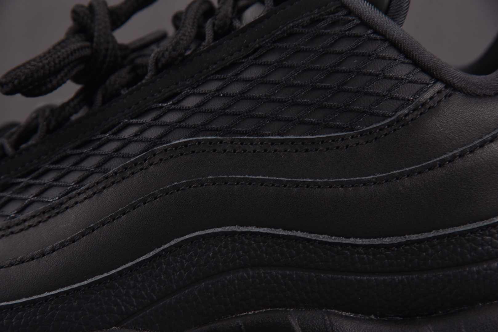 Max 尺码40-48.5

纯原版出品-Air Max 95 黑黄 FB2709-003 YZ001-