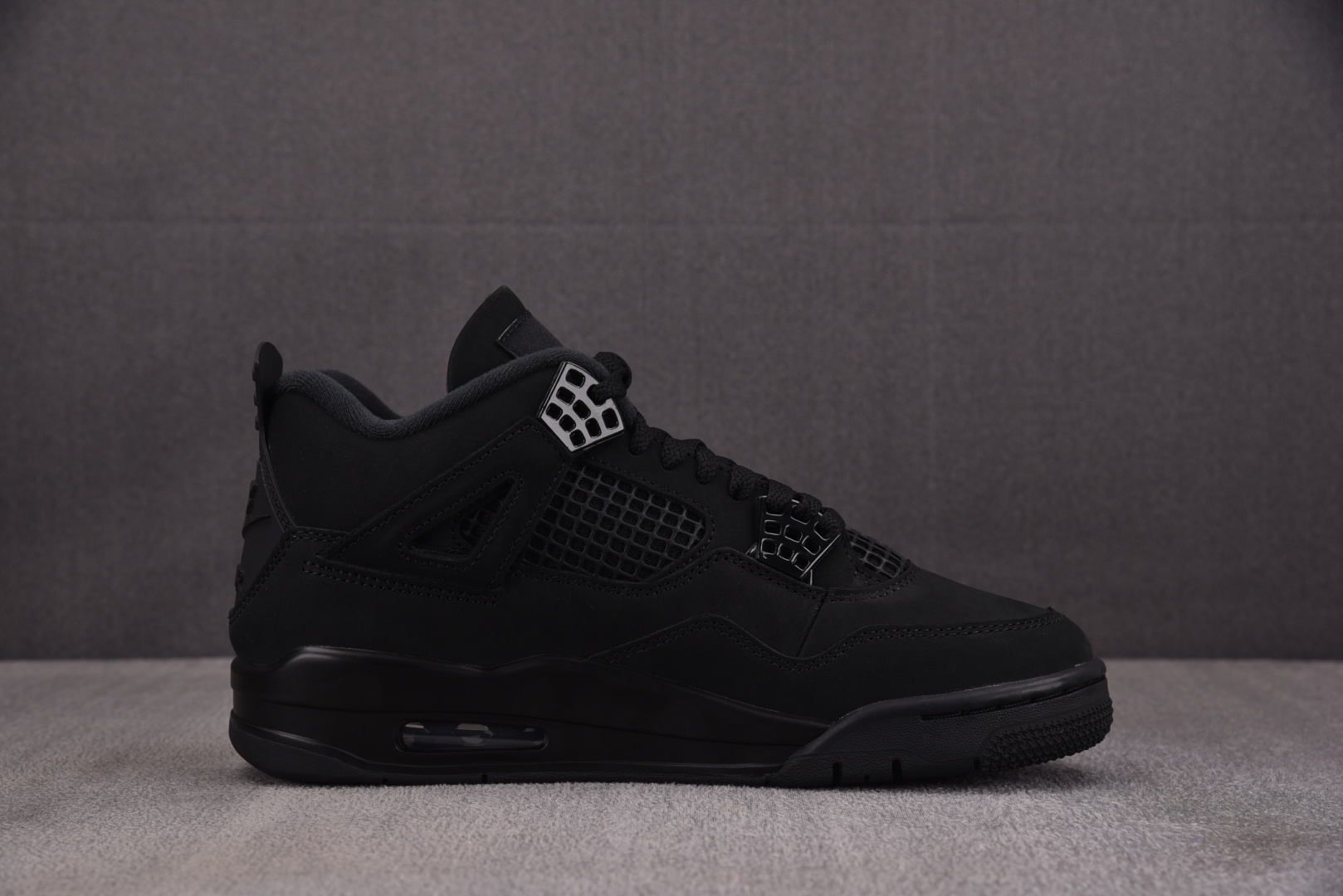 AJ4 尺码40-48.5

纯原版出品-Air Jordan 4 Retro Black Cat 黑猫