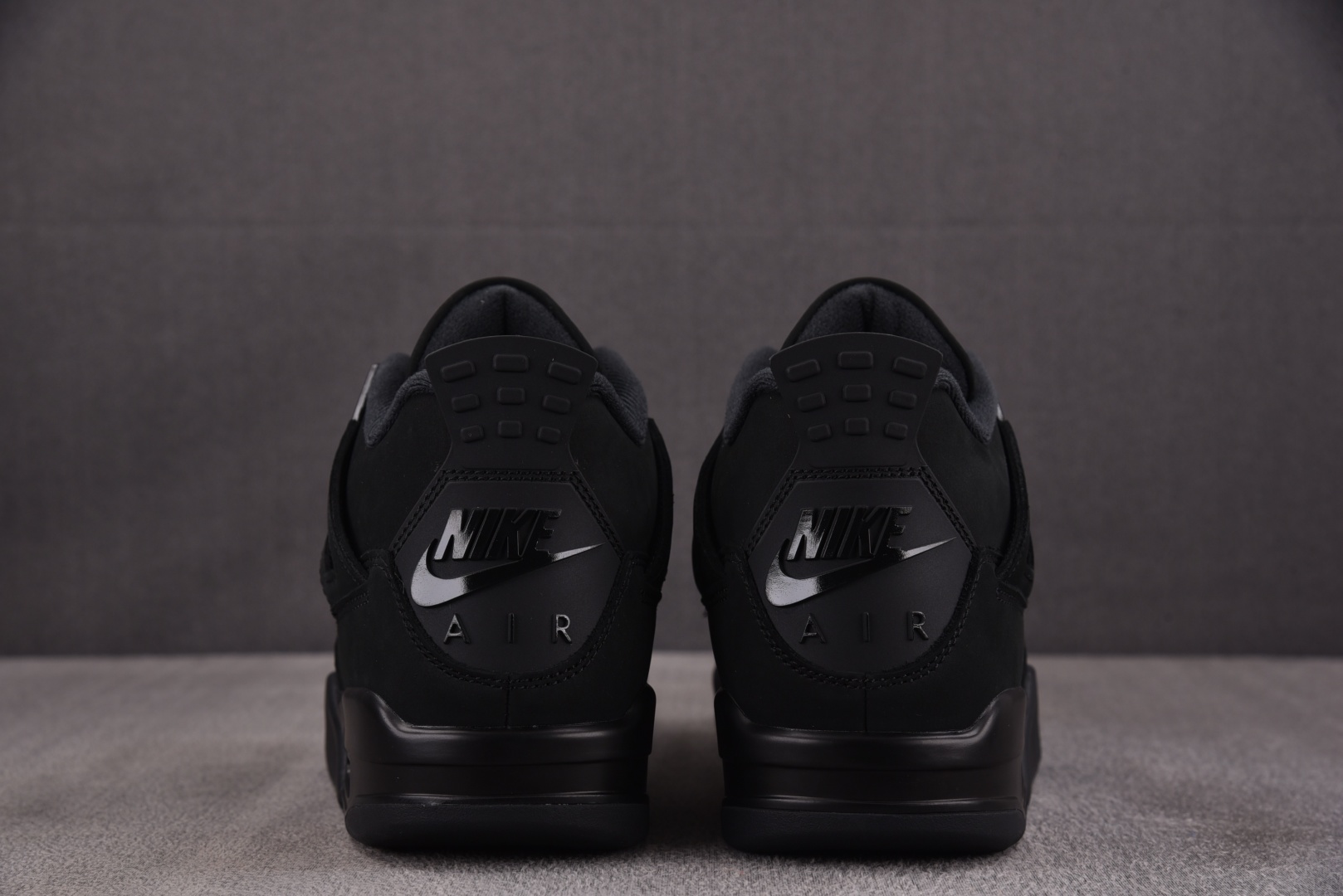 AJ4 尺码40-48.5

纯原版出品-Air Jordan 4 Retro Black Cat 黑猫