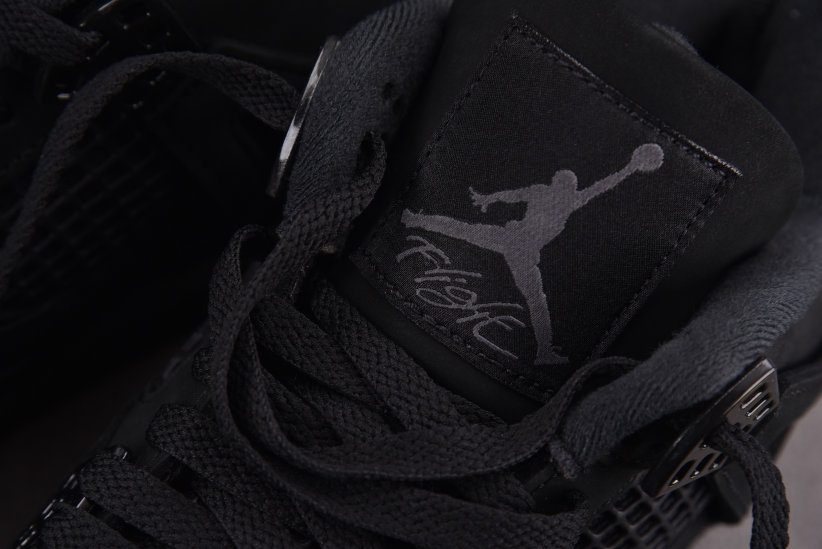 AJ4 尺码40-48.5

纯原版出品-Air Jordan 4 Retro Black Cat 黑猫