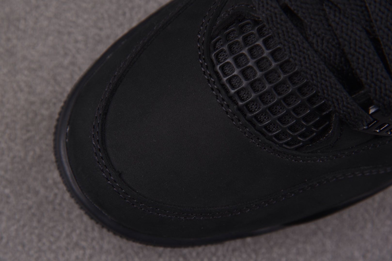 AJ4 尺码40-48.5

纯原版出品-Air Jordan 4 Retro Black Cat 黑猫