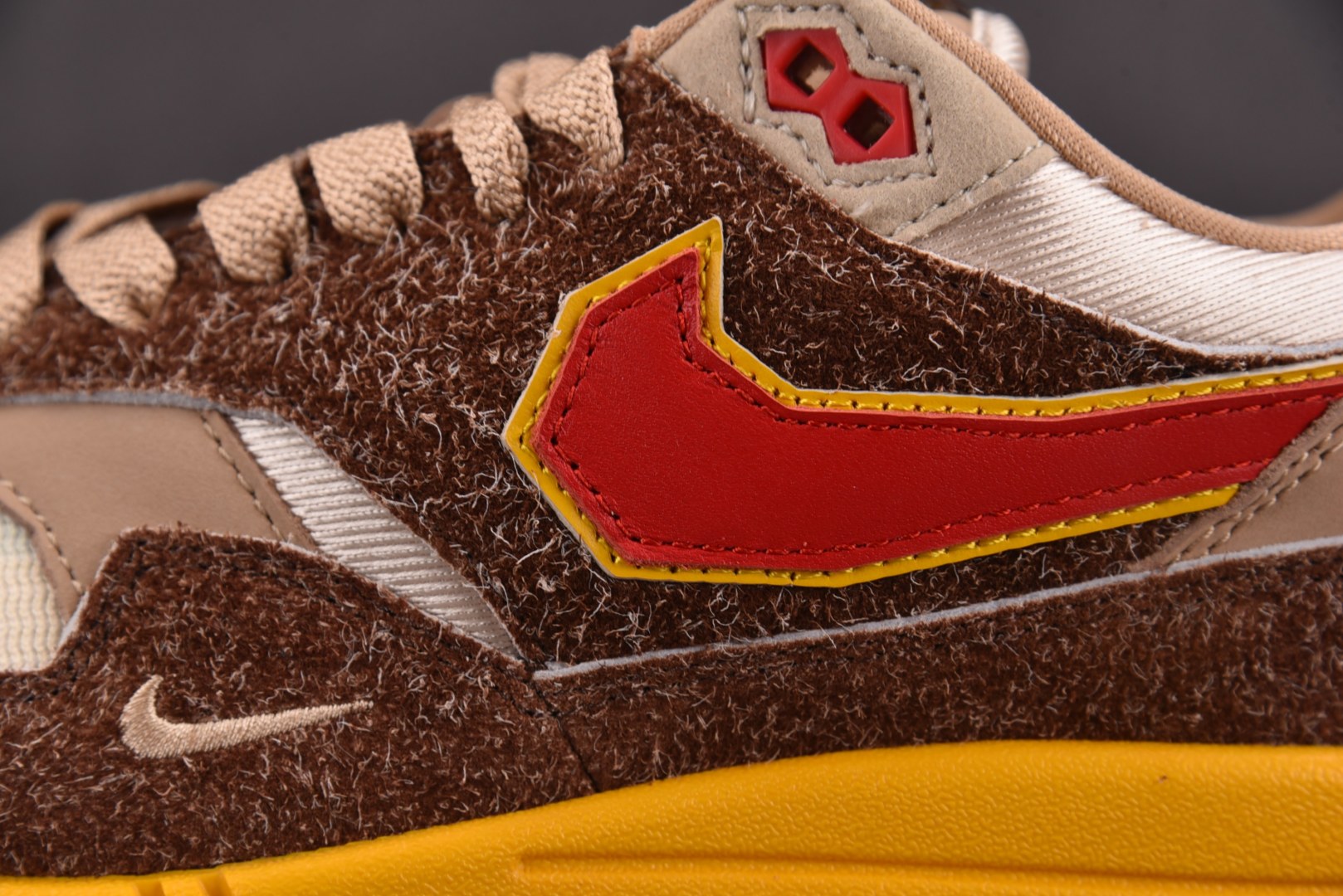 Max1 尺码36-47.5

纯原版出品-SWOOSH x  Nike Air Max 1 “Big 