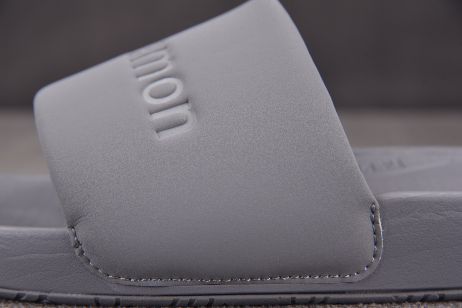 Lulu拖 尺码35.5-48

纯原版出品-Lululemon Restfeel Slide 灰色 Y