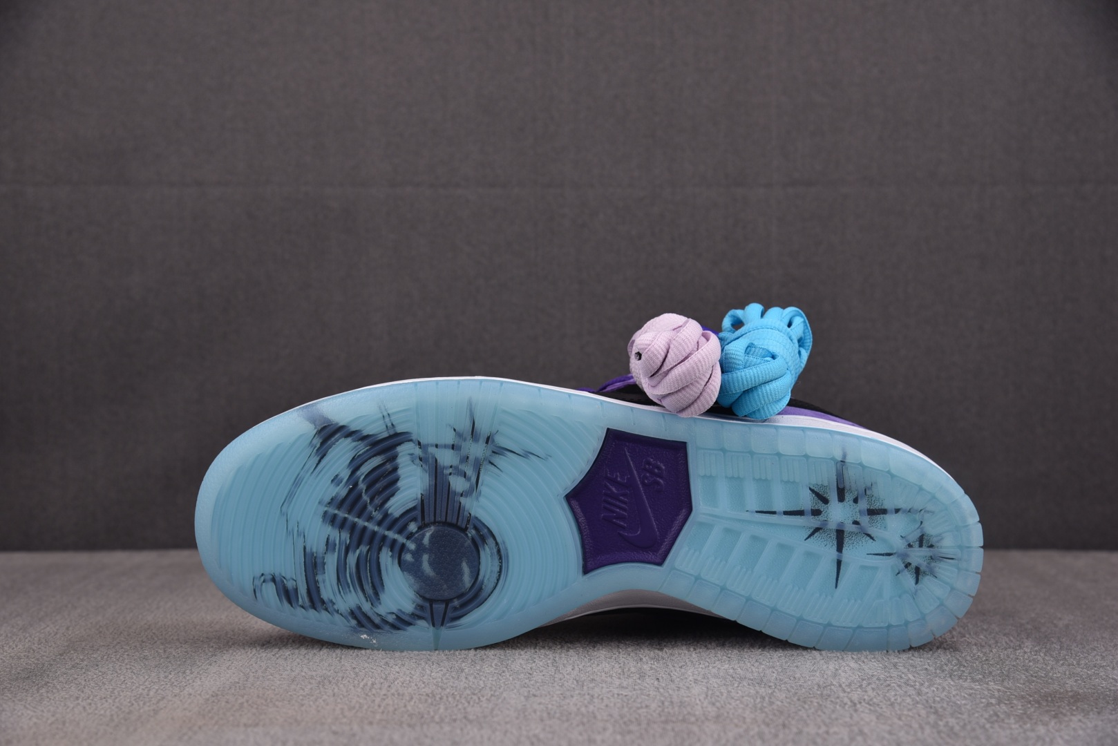 Dunk 尺码40-47.5

纯原版出品-Hayley Wilson x Nike SB Dunk L