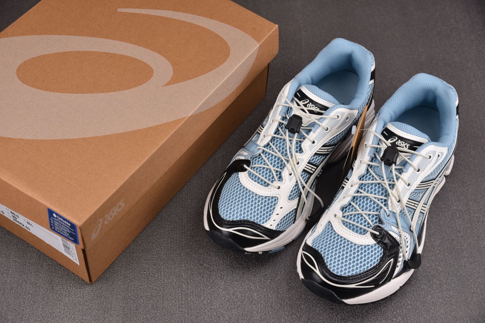 Asics 尺码36-47

纯原版出品-Asics Gel Kayano 14 Black Pure 