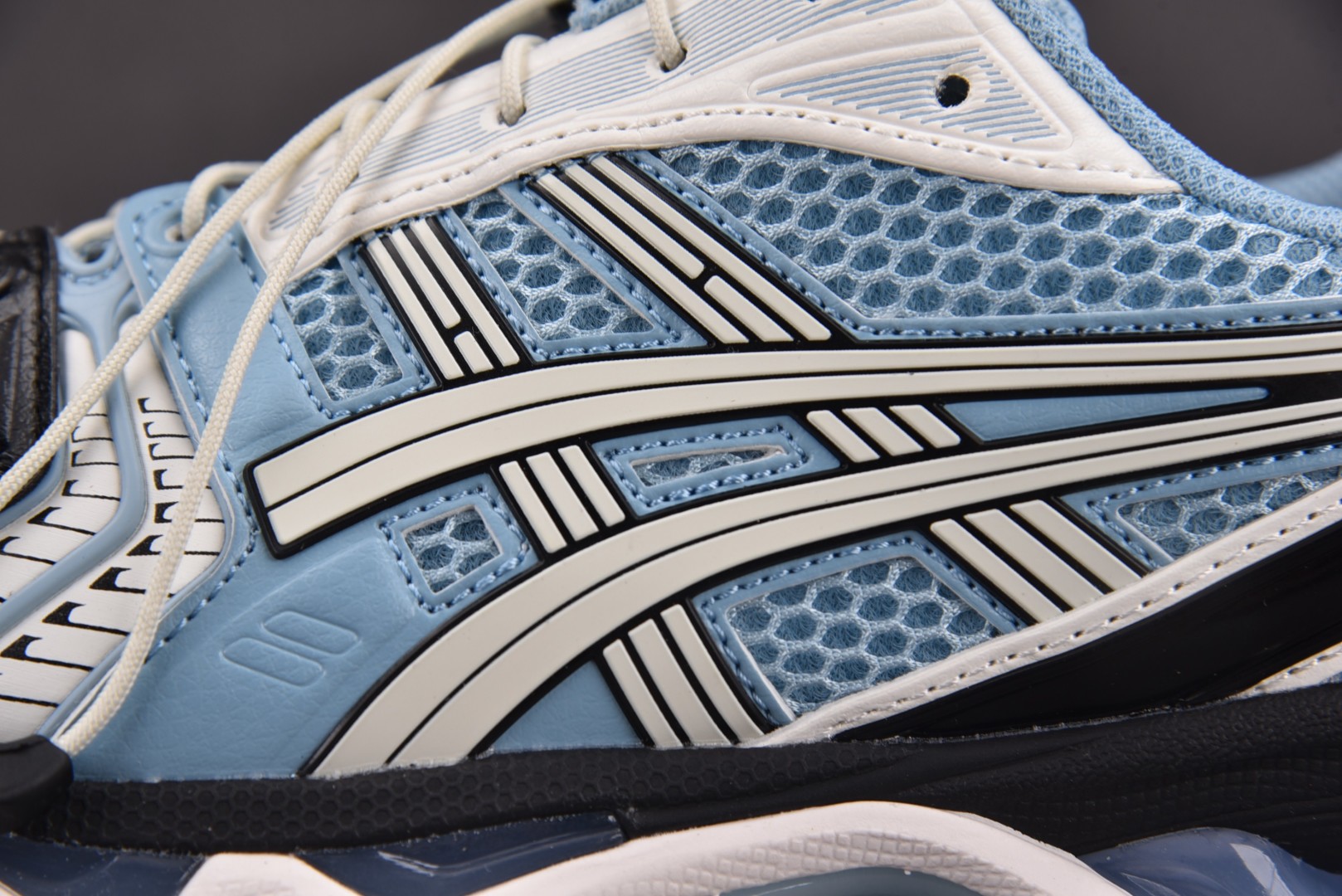 Asics 尺码36-47

纯原版出品-Asics Gel Kayano 14 Black Pure 