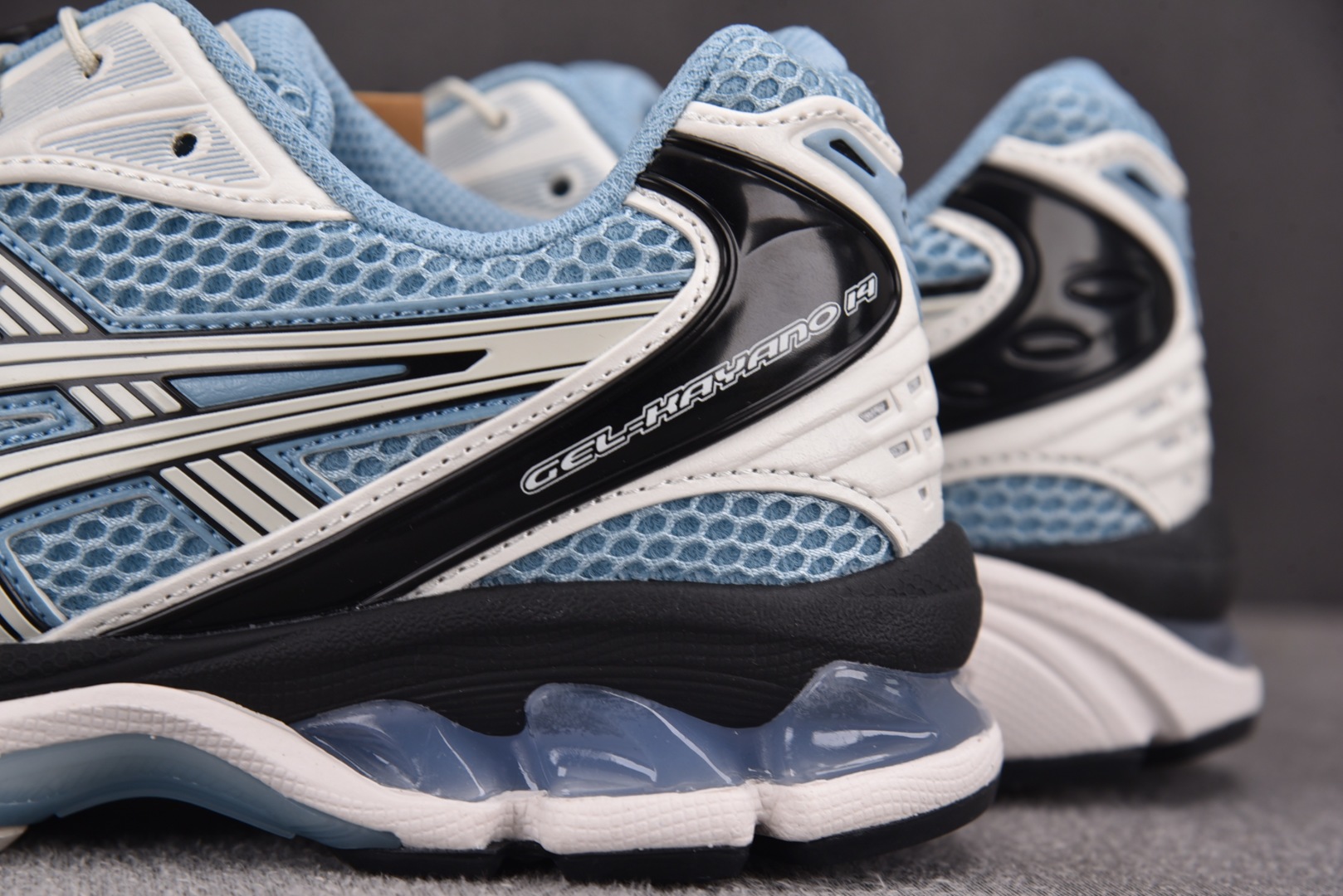 Asics 尺码36-47

纯原版出品-Asics Gel Kayano 14 Black Pure 