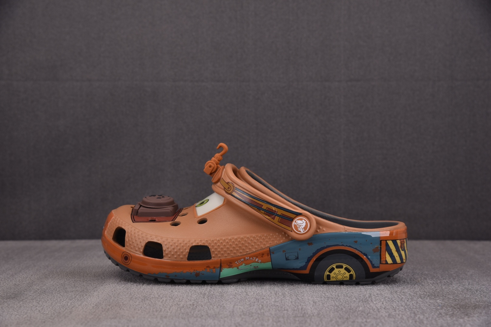  Car x Crocs Classic Clog 棕色 尺码：M4（36-37） M5（37-38） 