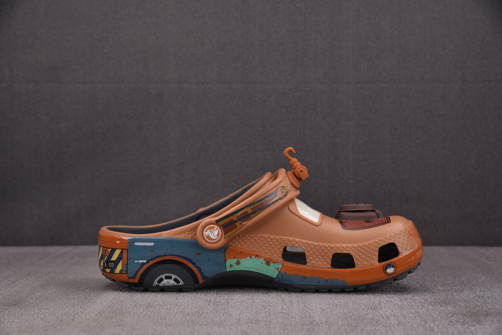  Car x Crocs Classic Clog 棕色 尺码：M4（36-37） M5（37-38） 