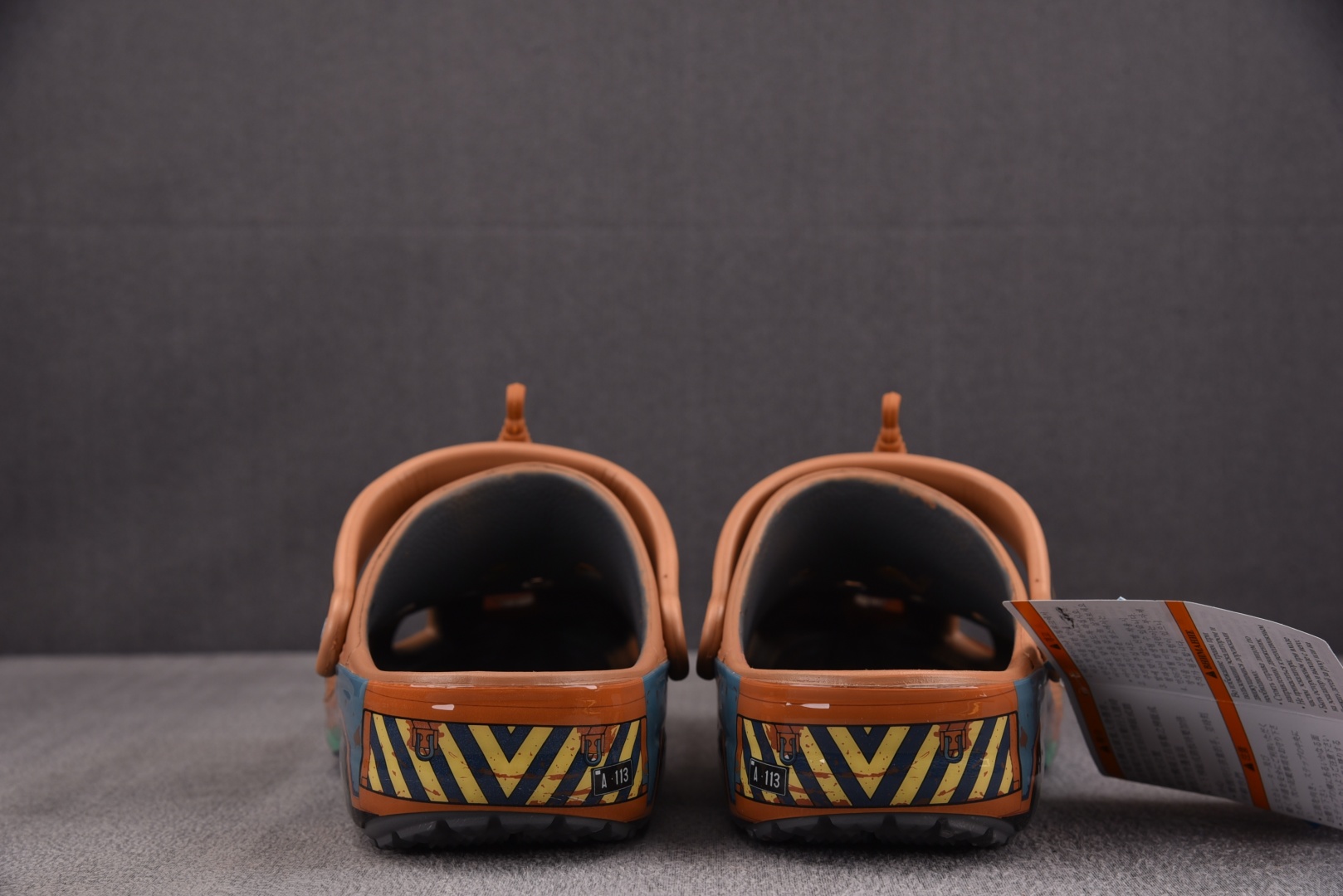  Car x Crocs Classic Clog 棕色 尺码：M4（36-37） M5（37-38） 