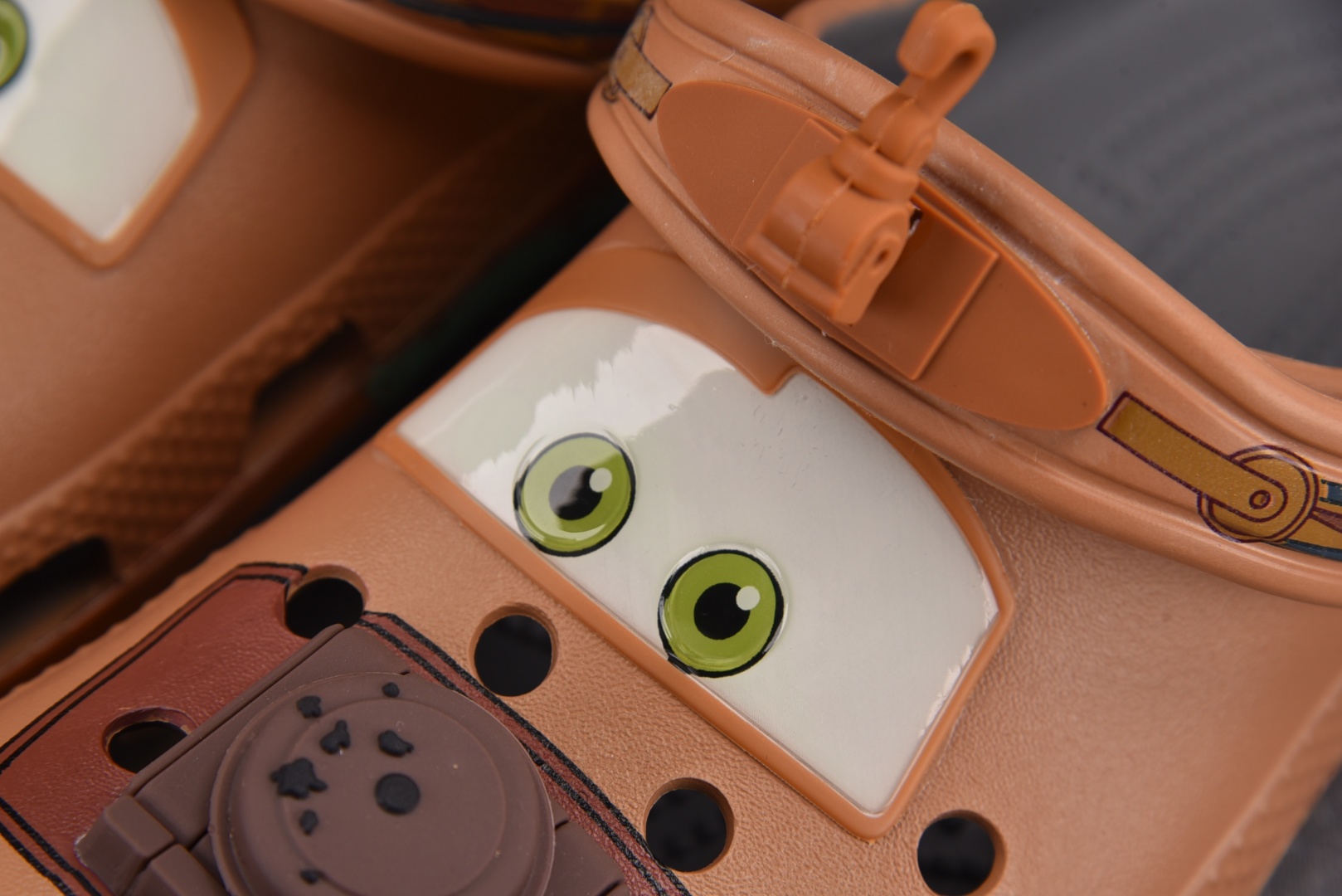 Car x Crocs Classic Clog 棕色 尺码：M4（36-37） M5（37-38） 