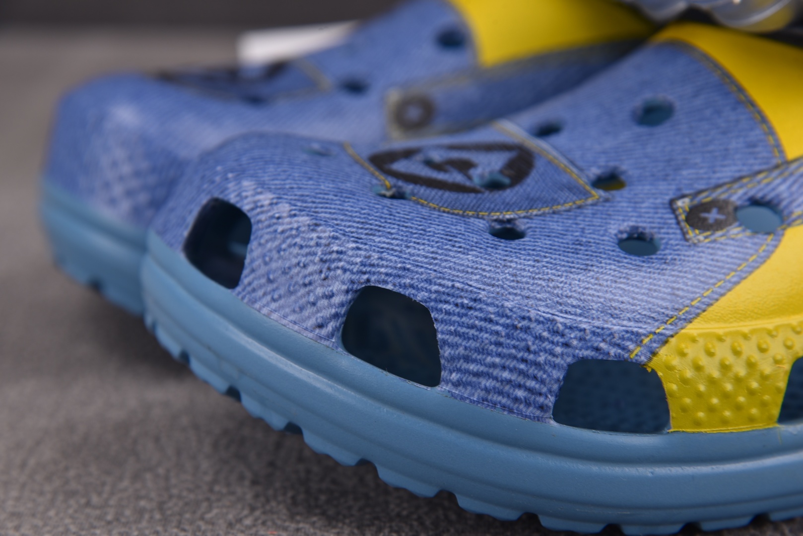  Crocs Classic Clog 小黄人限定 蓝黄 尺码：M4（36-37） M5（37-38） 