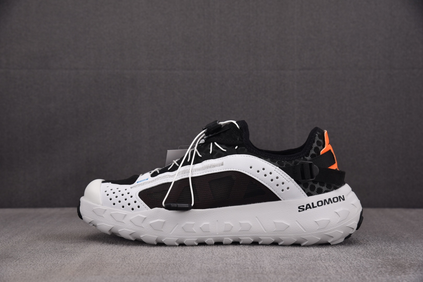 萨洛蒙 尺码36-46.5

纯原版出品-Salomon SolamPhibian 白黑  YZ020

