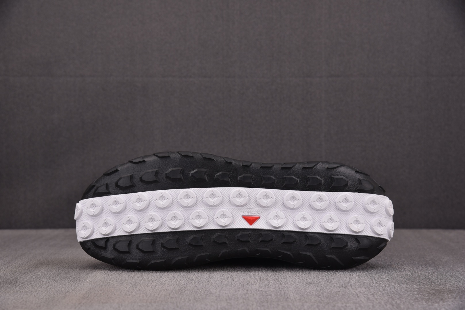 萨洛蒙 尺码36-46.5

纯原版出品-Salomon SolamPhibian 黑色  YZ020
