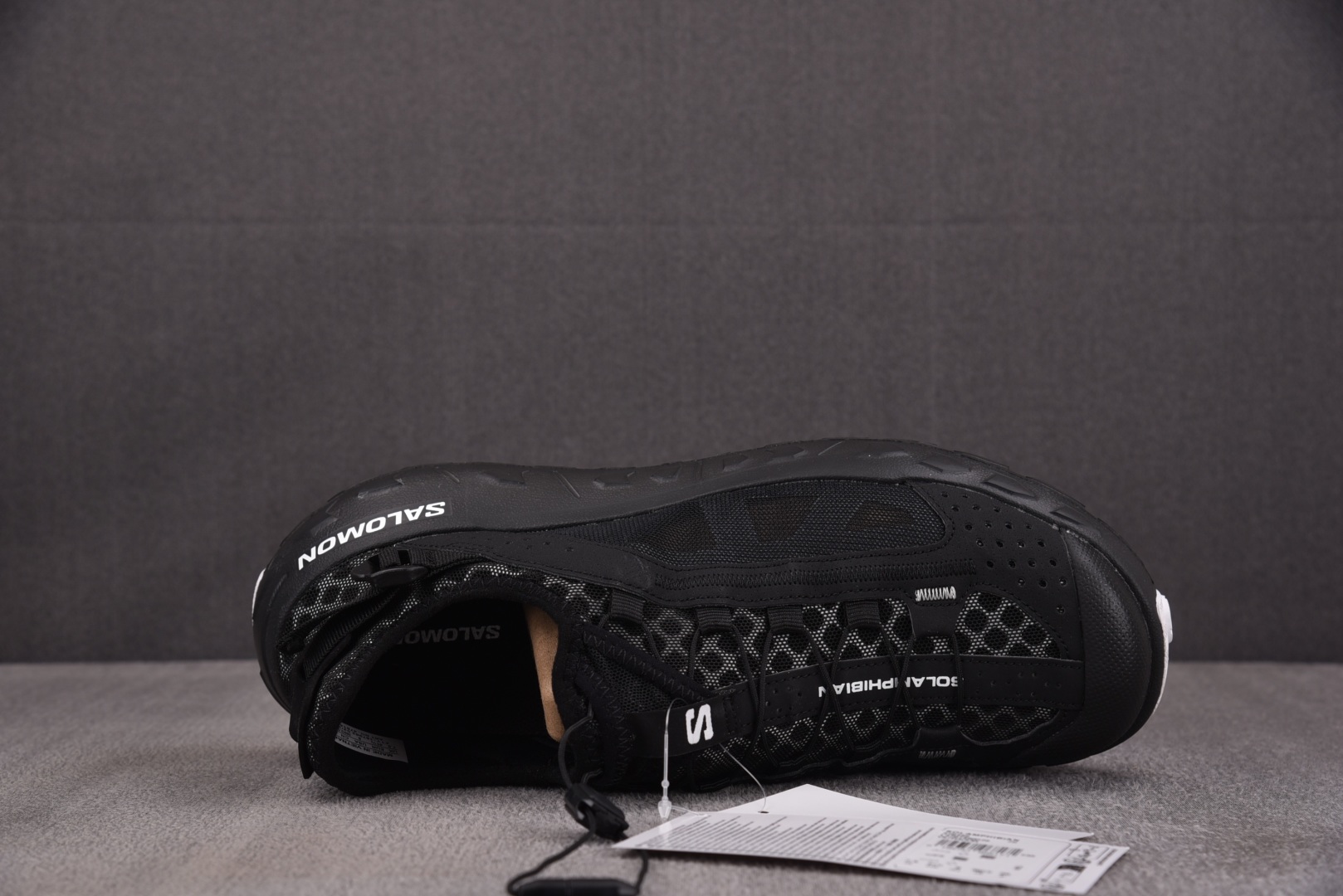 萨洛蒙 尺码36-46.5

纯原版出品-Salomon SolamPhibian 黑色  YZ020
