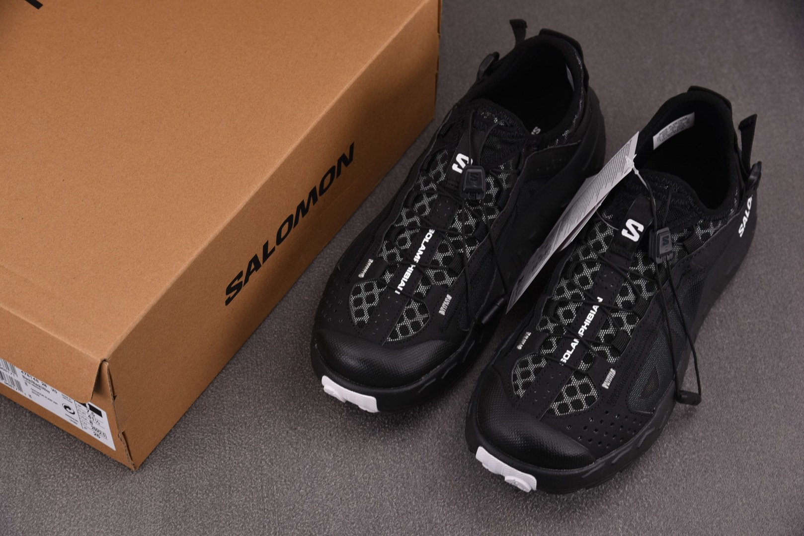 萨洛蒙 尺码36-46.5

纯原版出品-Salomon SolamPhibian 黑色  YZ020
