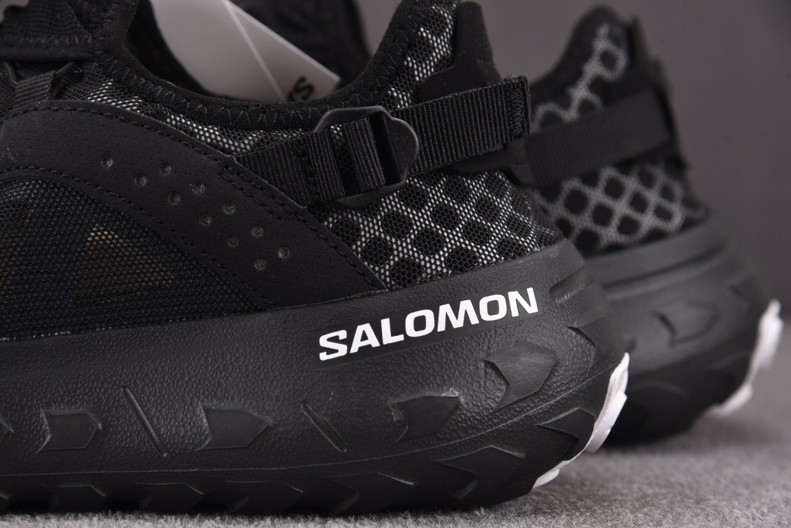 萨洛蒙 尺码36-46.5

纯原版出品-Salomon SolamPhibian 黑色  YZ020
