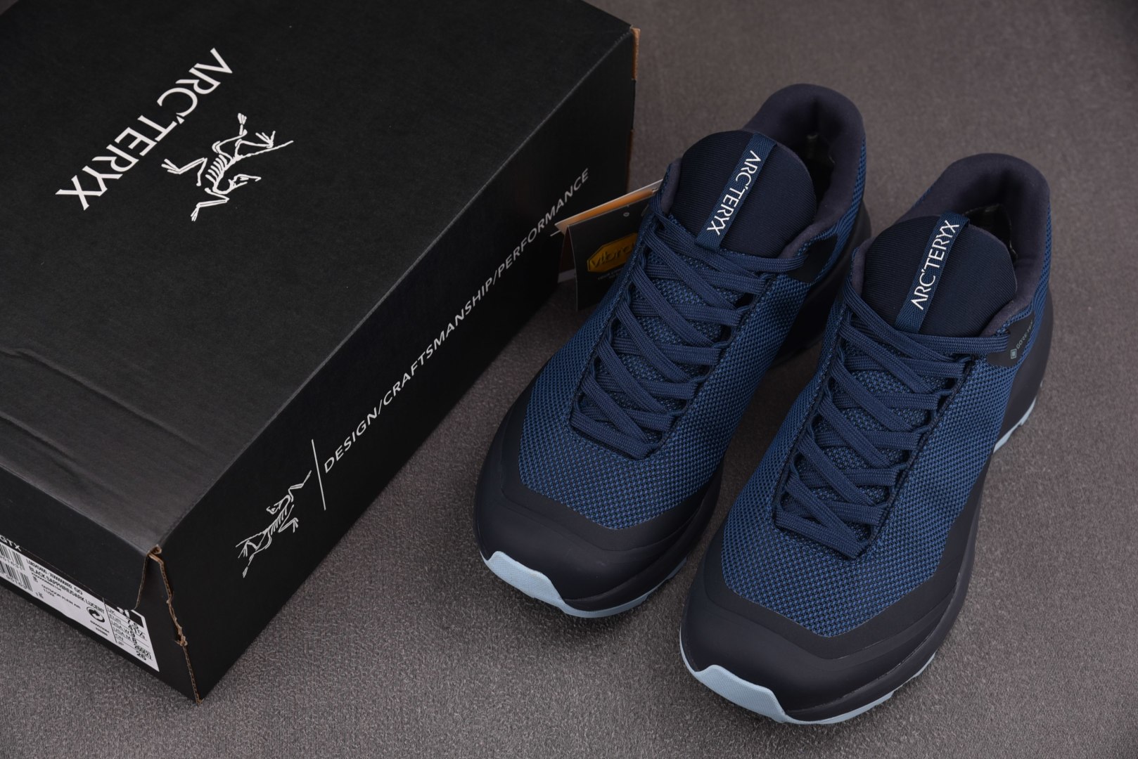 始祖鸟 尺码36-45

纯原版出品-Arcteryx Aerios FL Gore-Tex 藏青黑 Y