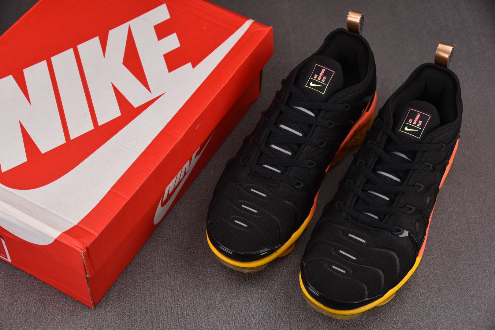  NK Air VaporMax Plus Fresh 黑橙 DJ5525-001 尺寸 39 40 4