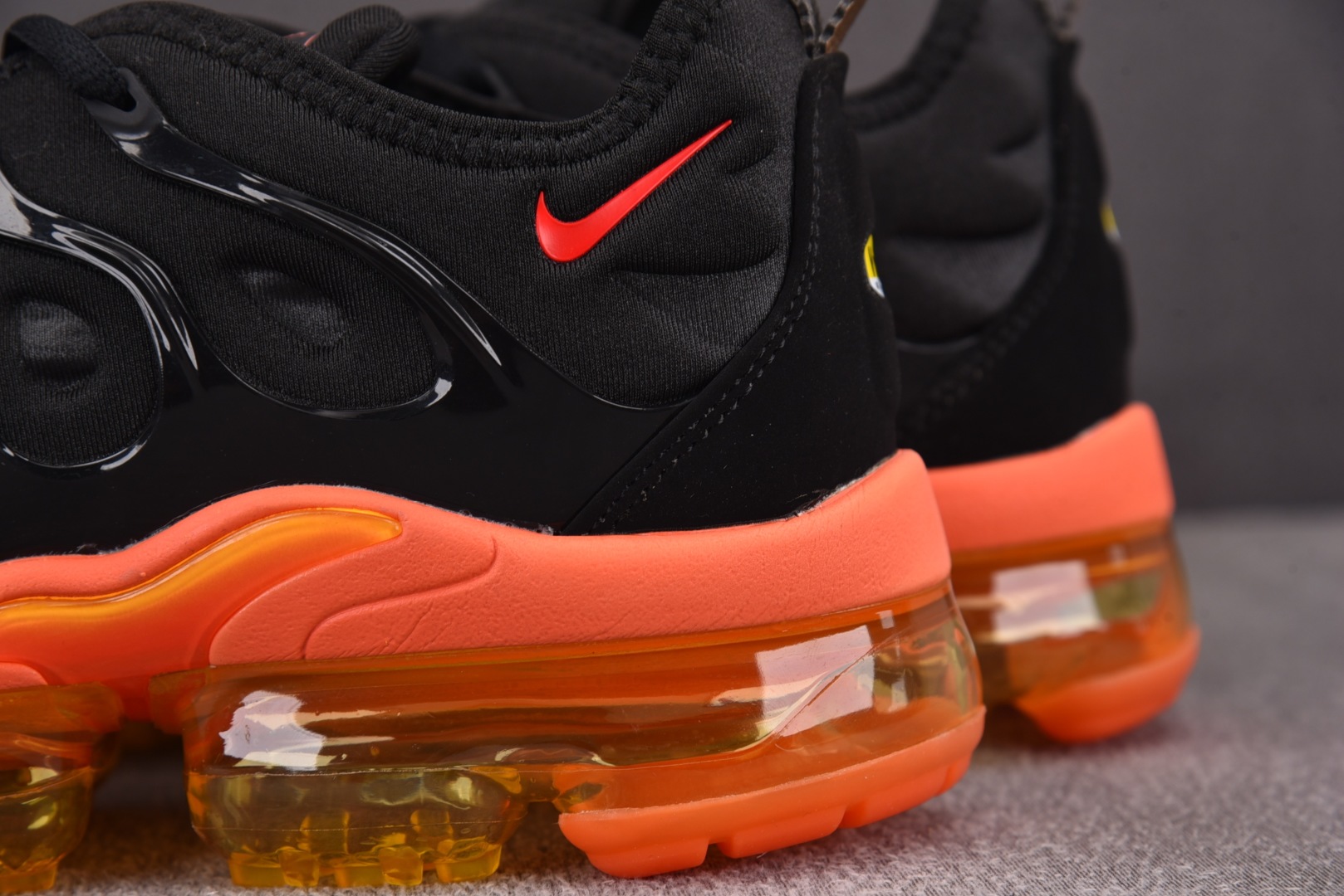  NK Air VaporMax Plus Fresh 黑橙 DJ5525-001 尺寸 39 40 4