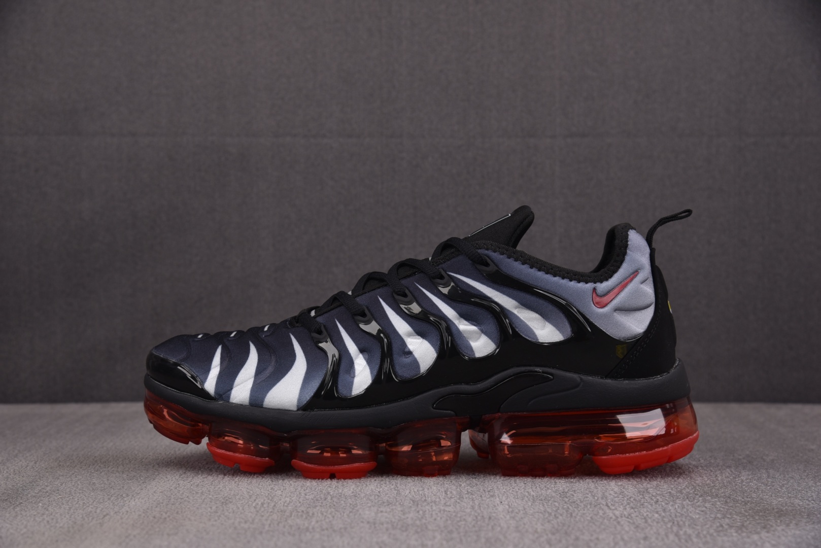  NK Air VaporMax Plus Shark 鲨鱼 AQ8632-001 尺寸 39 40 4