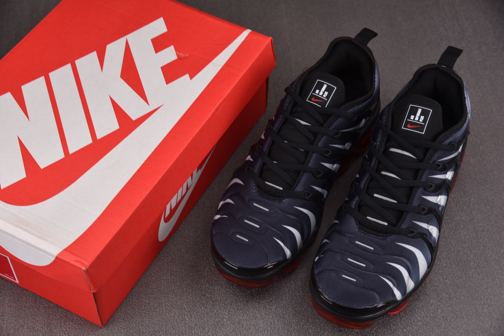  NK Air VaporMax Plus Shark 鲨鱼 AQ8632-001 尺寸 39 40 4