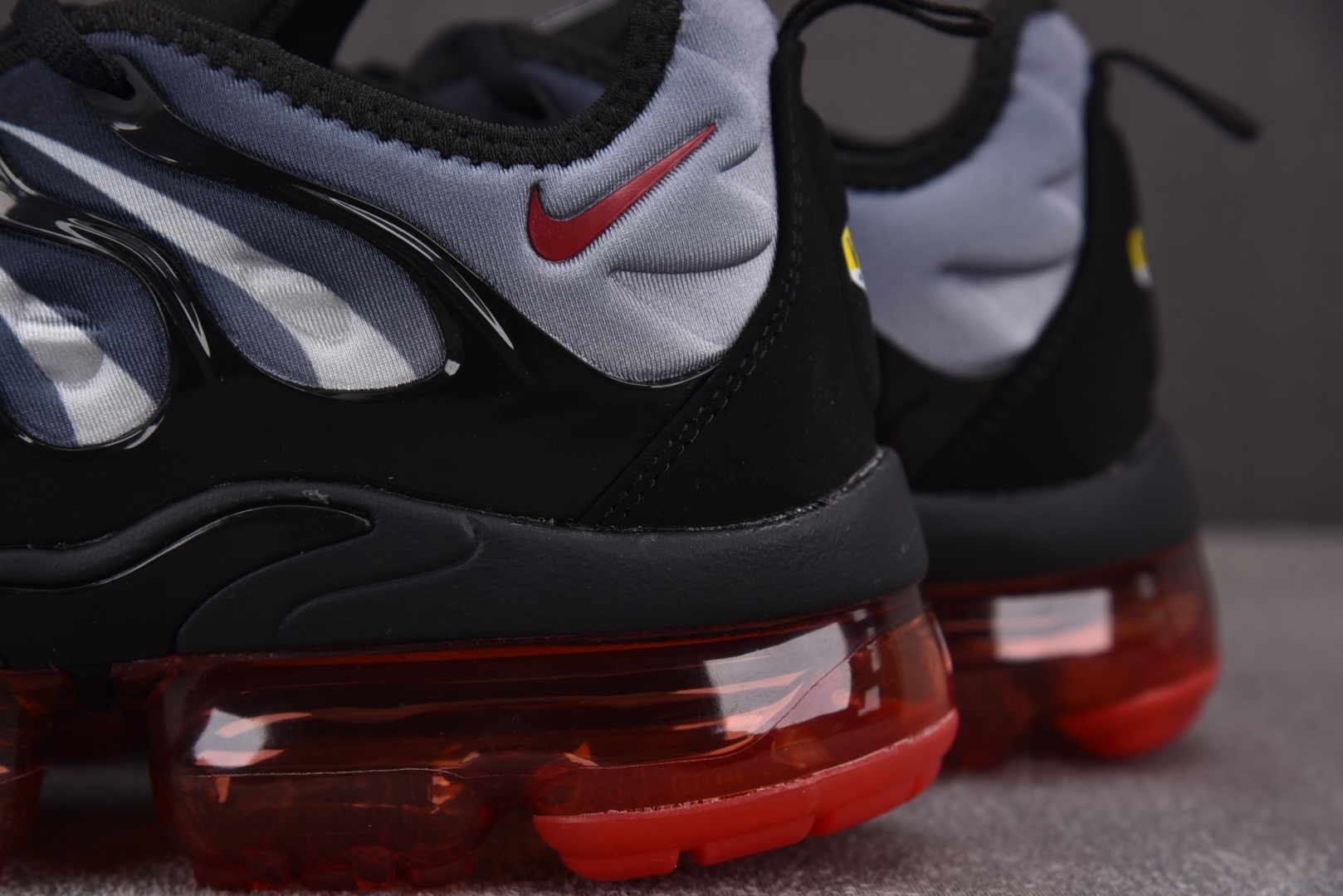  NK Air VaporMax Plus Shark 鲨鱼 AQ8632-001 尺寸 39 40 4