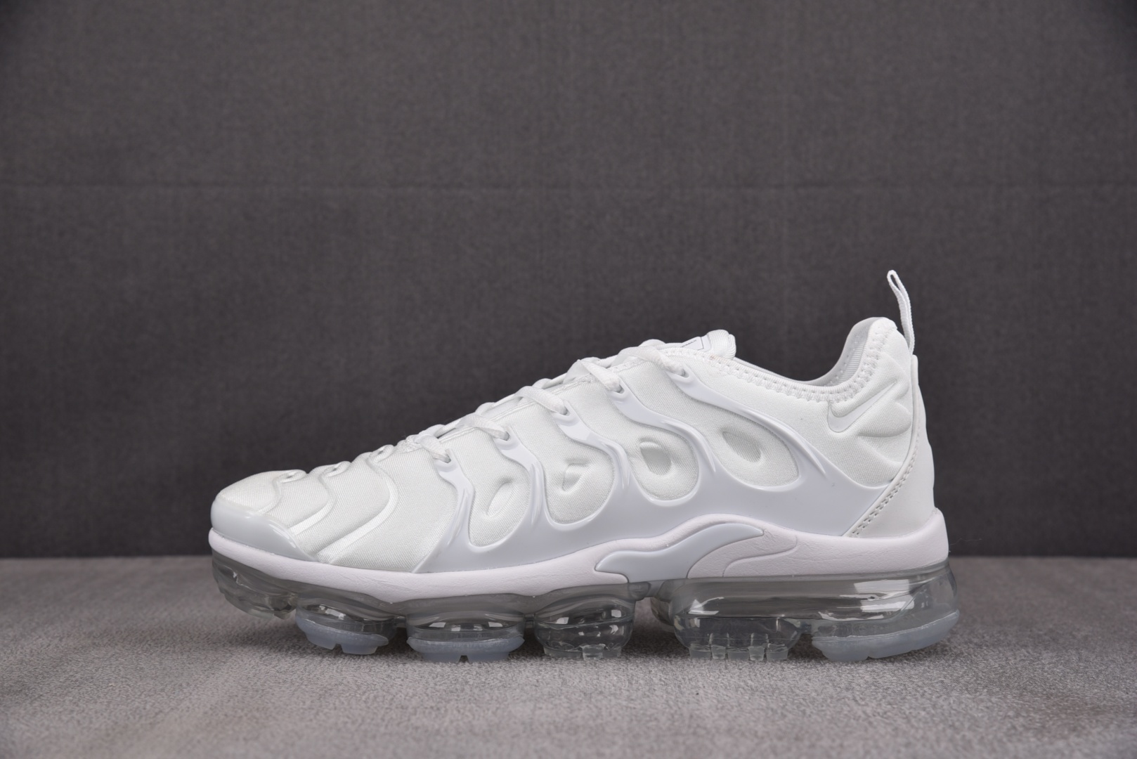  NK Air VaporMax Plus White 白色 -100 尺寸 39 40 40.5 41