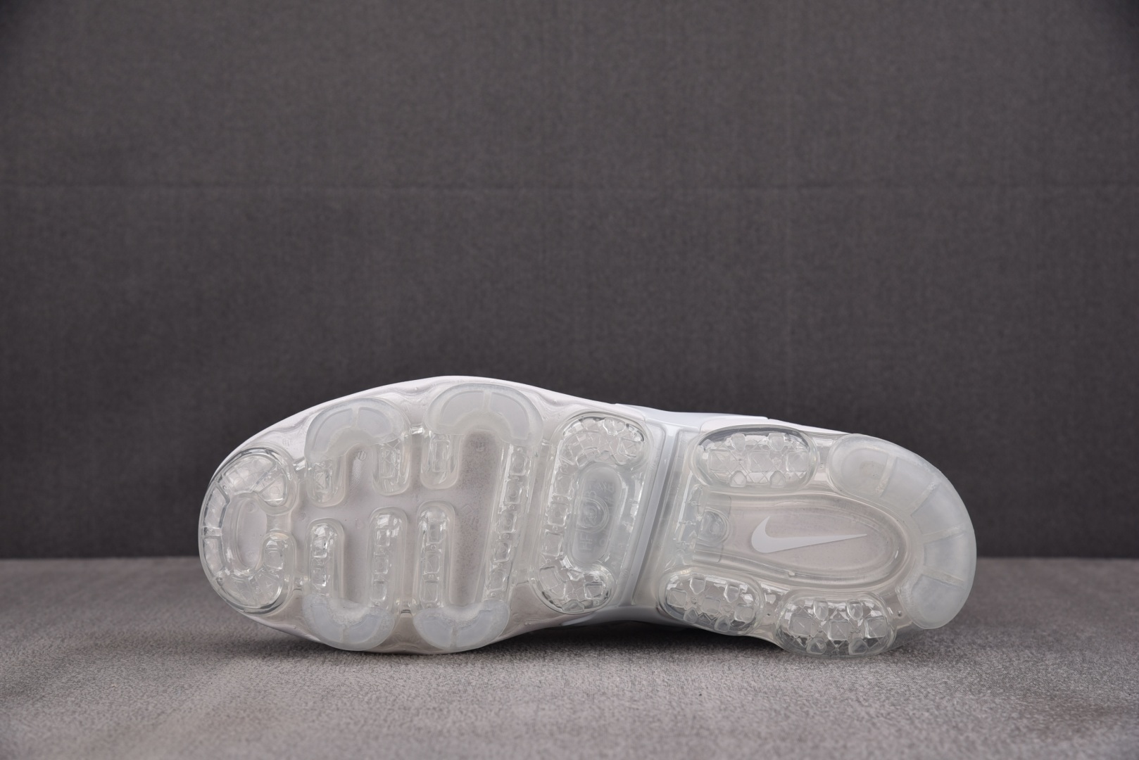  NK Air VaporMax Plus White 白色 -100 尺寸 39 40 40.5 41