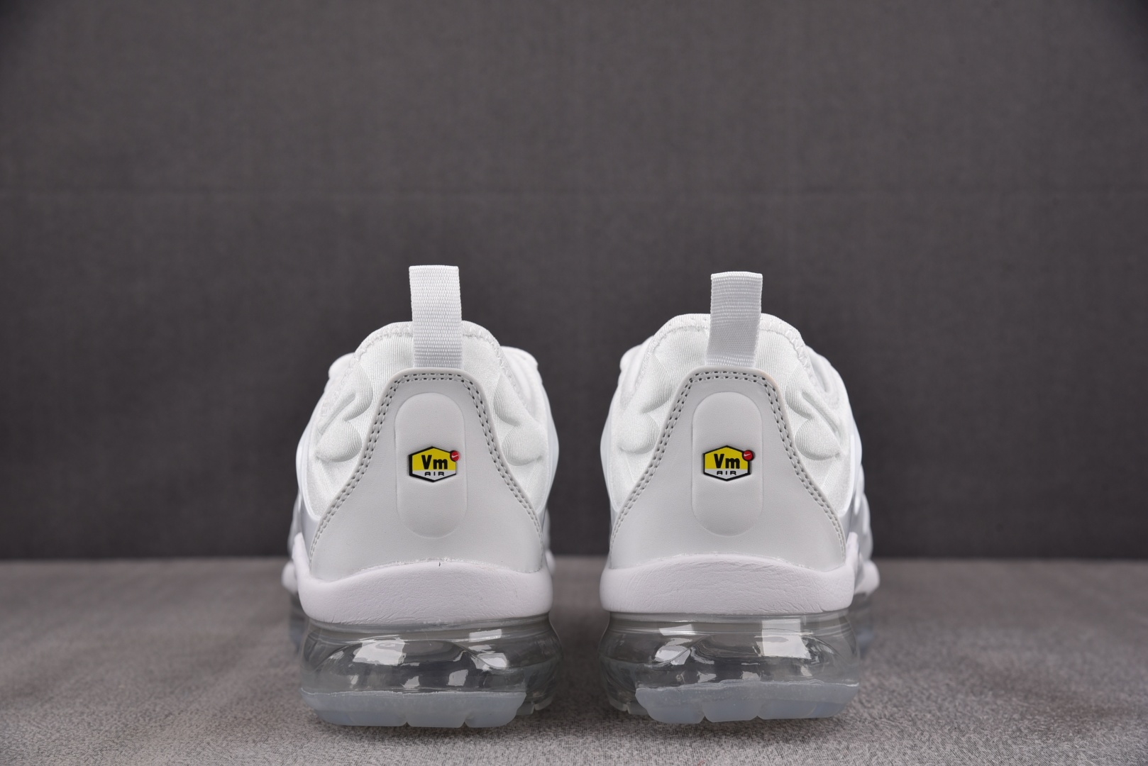  NK Air VaporMax Plus White 白色 -100 尺寸 39 40 40.5 41