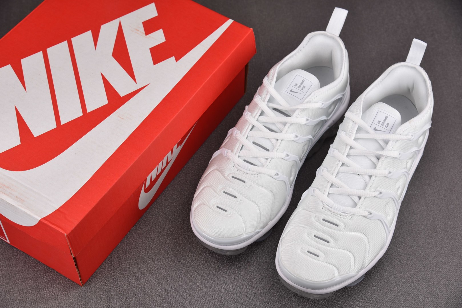  NK Air VaporMax Plus White 白色 -100 尺寸 39 40 40.5 41