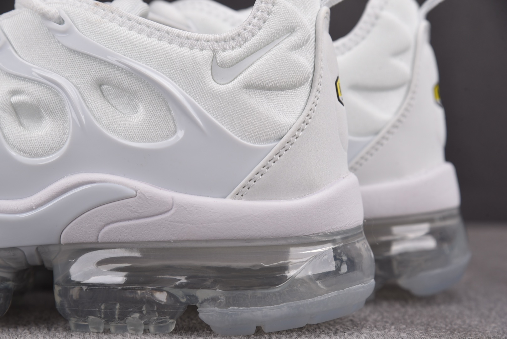  NK Air VaporMax Plus White 白色 -100 尺寸 39 40 40.5 41