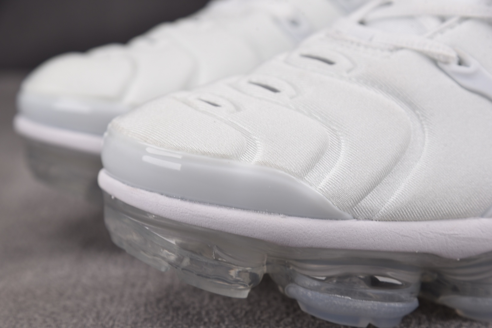  NK Air VaporMax Plus White 白色 -100 尺寸 39 40 40.5 41